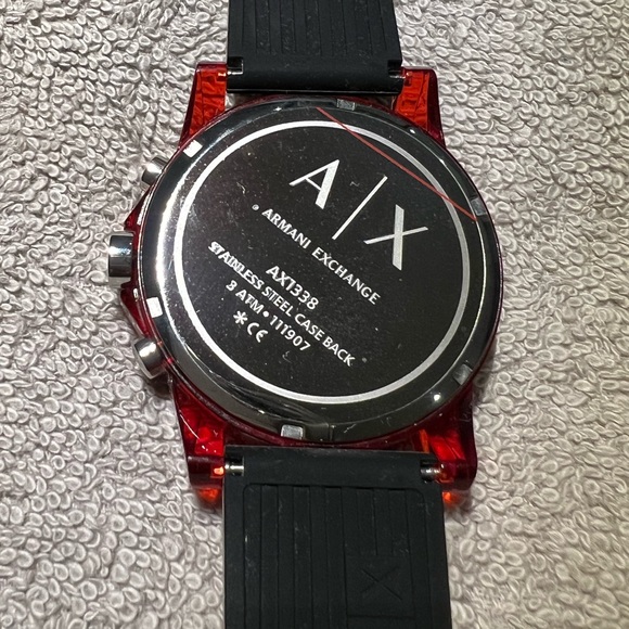 Armani Exchange “Outer Banks” 40mm silicone watch. New without tags. - Picture 4 of 4